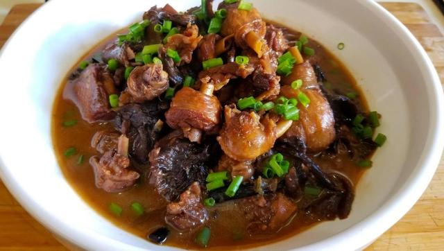 东北菜有哪些特色菜，25道特色传统东北菜介绍（东北最有名的8道特色菜）