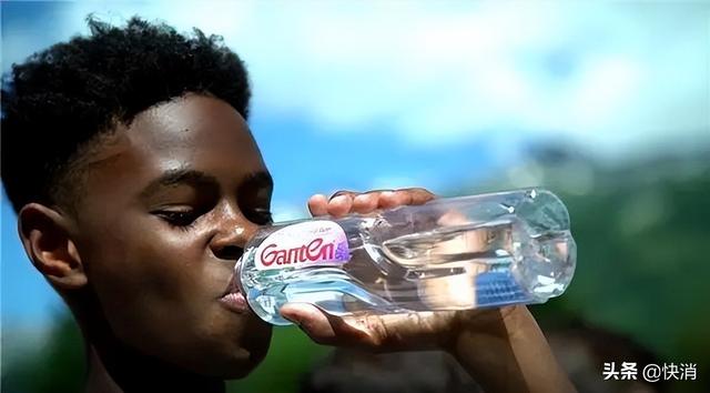 百岁山是哪个国家的，水中贵族百岁山是哪个国家的（百岁山长期主义背后的民族情和民生味）