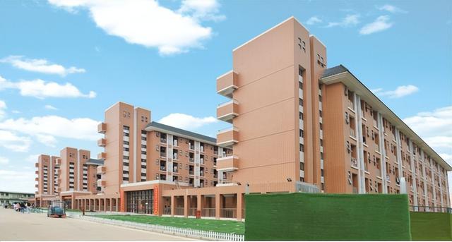 私立华联学院地址在哪里几个校区，哪个城市哪个区（广州这学院专科进，本科出）