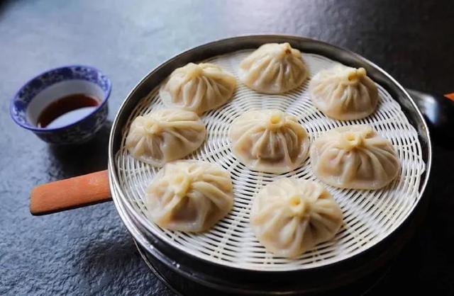 河南各地特色介绍，河南十大特色美食（每一样都是河南人的心头爱。你吃过几样）