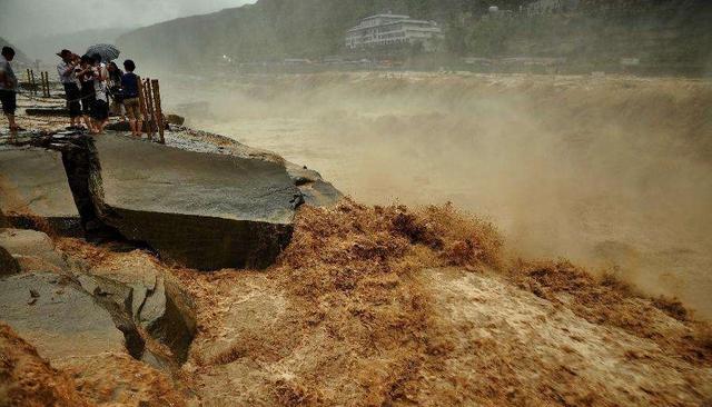 关于泥沙介绍，泥沙怎么形成的（为何国家不清理河底泥沙）