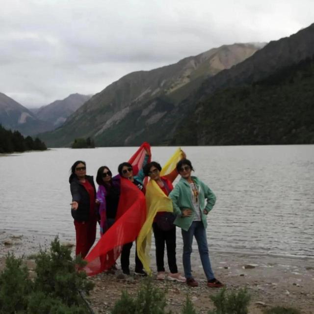 有什么成语描写赞美拉萨的天空，形容拉萨的天空的词语（天上西藏大美于行）