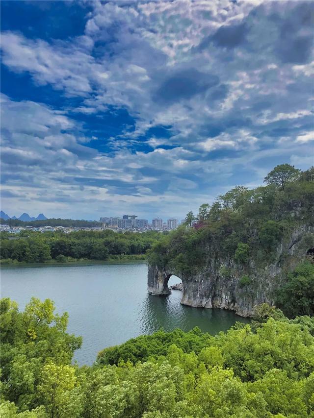 广西有哪些景点值得去，广西有哪些景点值得去看（快把广西这些游玩不累、老少皆宜的山湖美景安排上~）