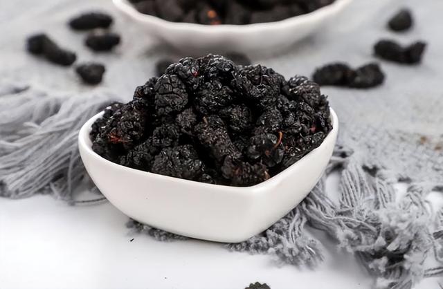 例假期间吃什么，例假期间吃什么补血补气（妇科医生：女性来例假时）