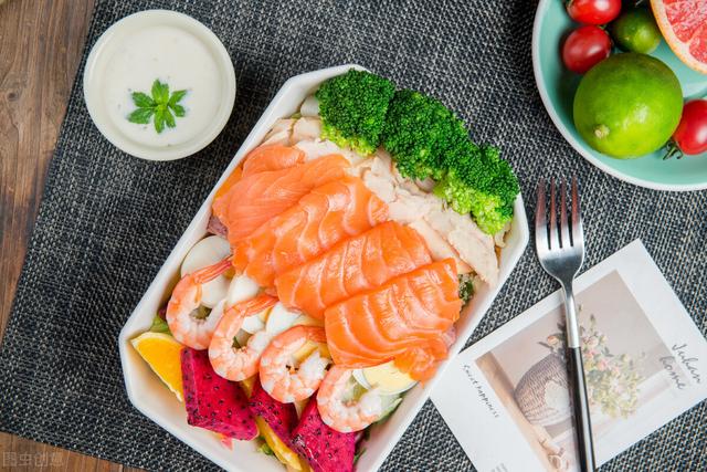 半个火龙果的热量多少卡，半个火龙果会胖吗（一份1300大卡减脂餐）