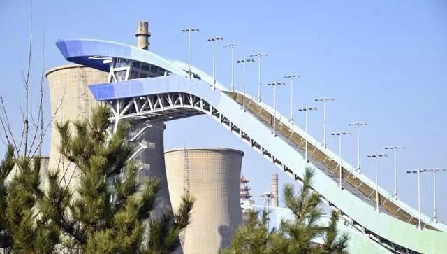 高山滑雪从高到低的顺序是什么，高山滑雪从高到低依次顺序是什么（高山滑雪和跳台滑雪有什么区别）