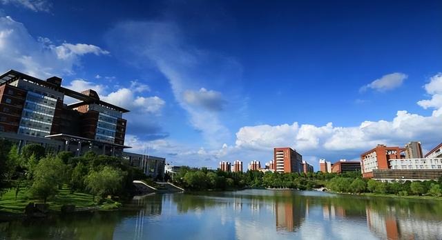 分不清大学还是学院？别被骗了