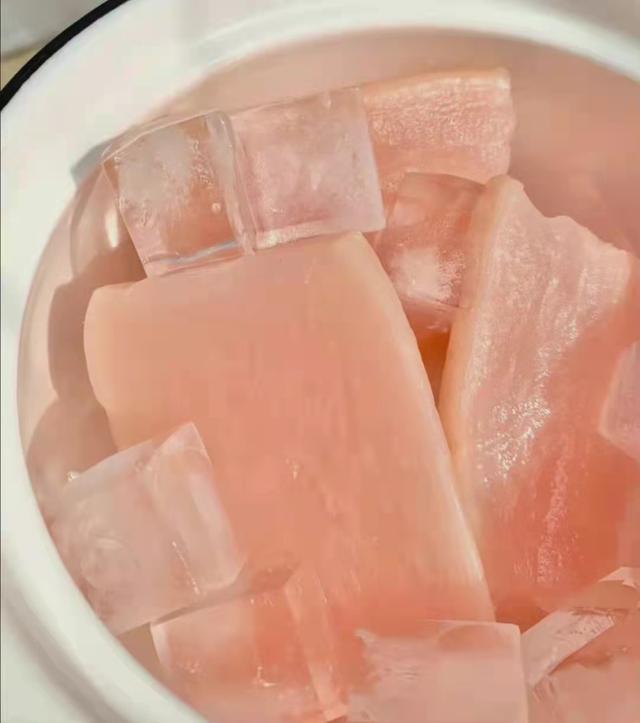 适合表白的文案，适合表白文案的图片（表达爱意的小众温柔情话文案）