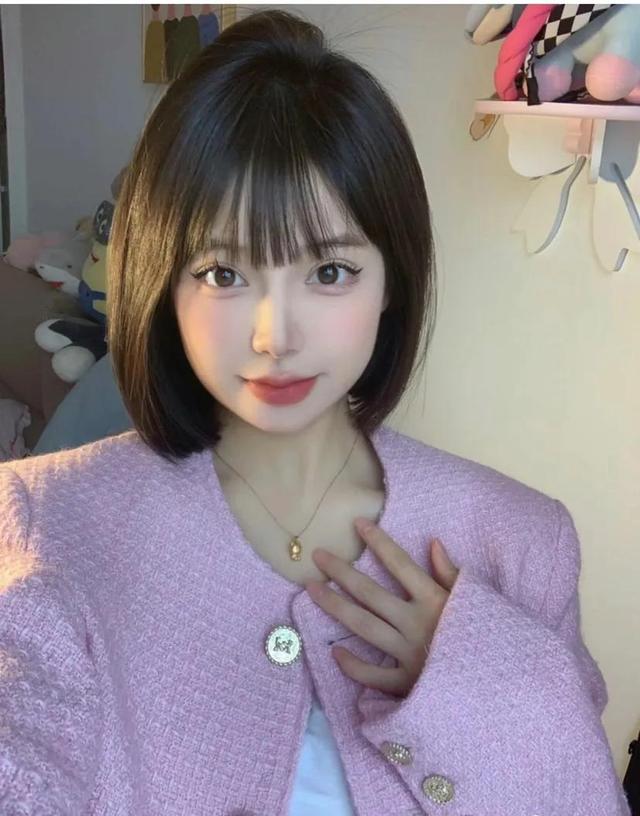 职场甜美减龄短发发型，一刀切 短发，减龄又时尚百搭