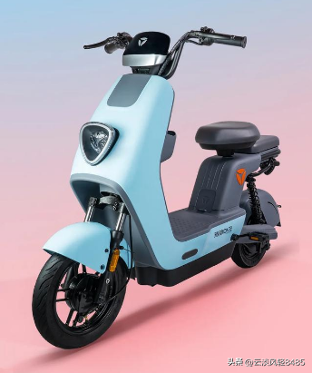 开奔驰的经典语录，精选的奔驰汽车经典广告语大全（关于车的顺口溜）