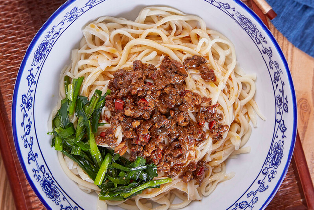 怎么做长寿面，怎么做长寿面好吃又简单（分享5种“长寿面”做法）