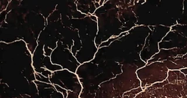 古墓挖出七星石棺，广西挖出北斗七星巨棺