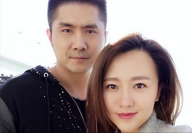 潘长江和潘阳现状，他那嫁给10亿富豪的女儿潘阳