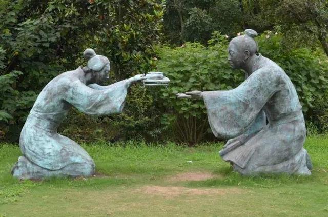 闭月羞花中的闭月指的是谁，闭月羞花中的闭月指的是什么（奇丑无比却活成人生赢家）