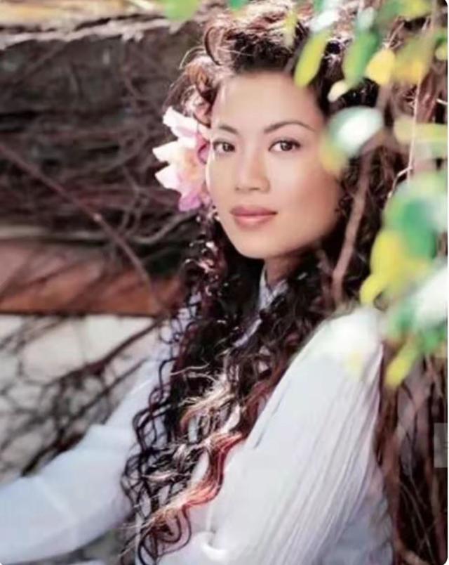 张也个人资料简介，张也简历个人资料（歌唱家张也：53岁单身未育）