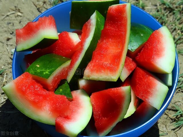 冬瓜汁的功效与作用，冬瓜汁有哪些功效（这些清凉药膳不妨一试）