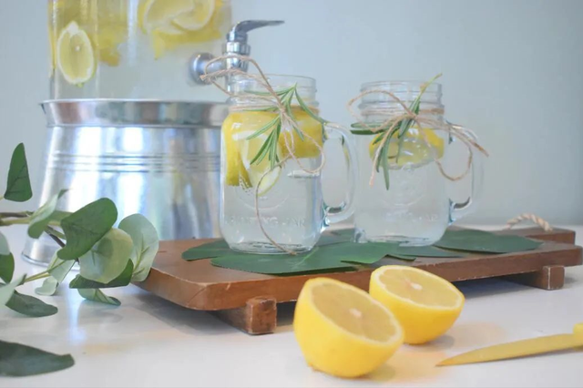 蜂蜜柠檬水的做法，蜂蜜柠檬水的做法有哪些步骤（每天喝柠檬蜂蜜水）