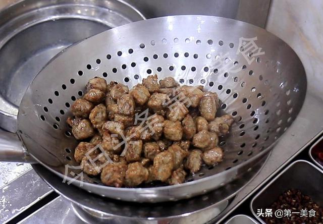 羊脚怎么做才好吃，羊脚怎么做才更好吃（冬天最适合吃羊肉）
