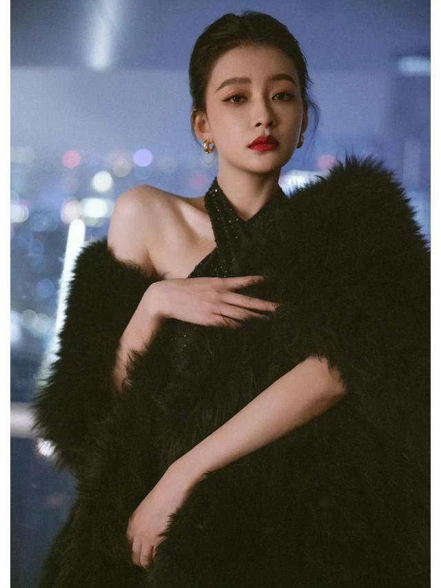 如何评价孙怡的长相，孙怡——天使面孔魔鬼身材