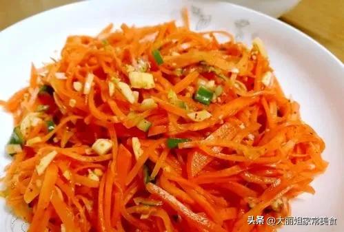 苦瓜可以直接生吃吗，苦瓜是否可以生吃（这6种“刮油”蔬菜要多吃）