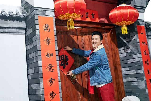什么时候贴春联，2023年兔年什么时候贴春联好（什么时间贴春联最好）