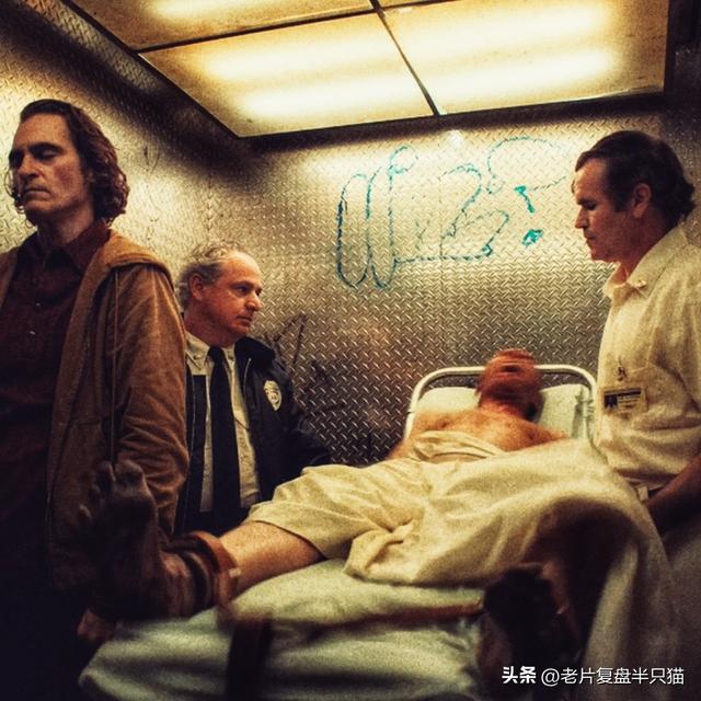 哥特式小丑，哥特式小丑歌词（是什么让小丑变成了“小丑”）