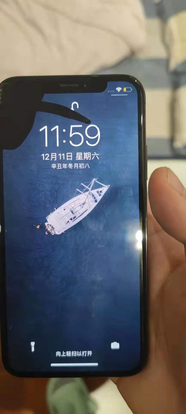 国产屏和原装屏的区别，如何分辨国产屏原装屏（手机屏幕一定要换原装么）