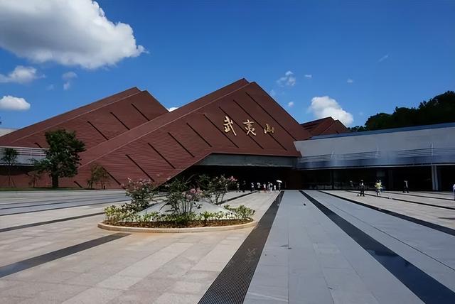 武夷山旅游景点，厦门武夷山旅游景点（武夷山三天假期怎么玩）