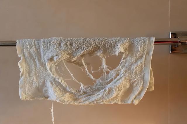 珊瑚绒浴巾和纯棉浴巾哪个好,珊瑚绒浴巾好吗(不易