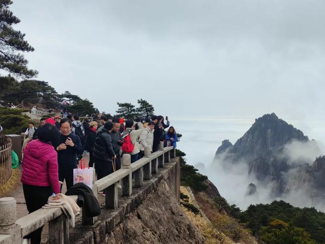 黄山云海奇观美景，黄山又现云海奇观 宛若仙境