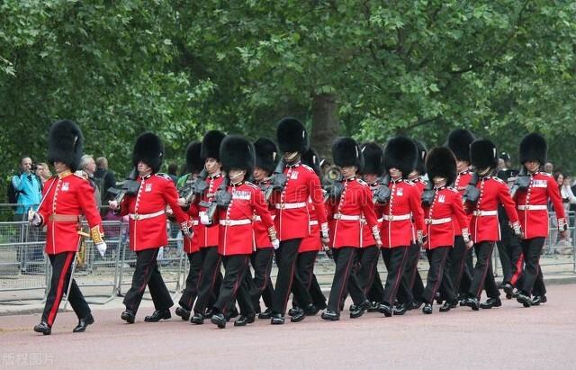 英国皇家卫队有战斗力吗，英国皇家卫队归谁管（带你了解英国的御林军-英国皇家卫队）