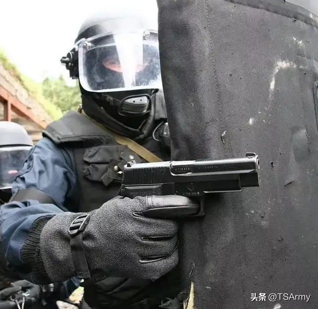 美国枪支标准，盘点美国军、警、特的10大制式手枪