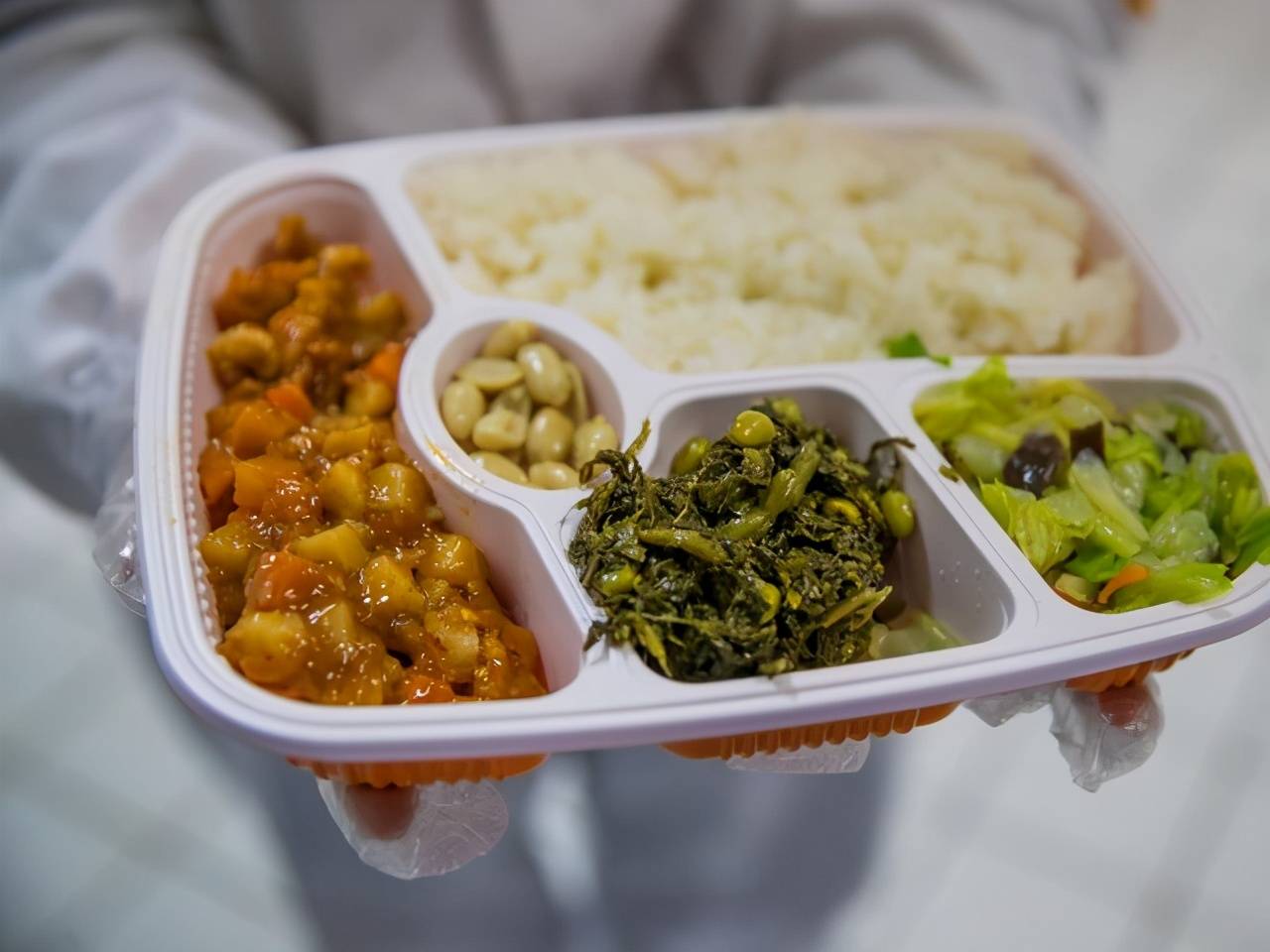 25元一份的盒饭真的贵么?