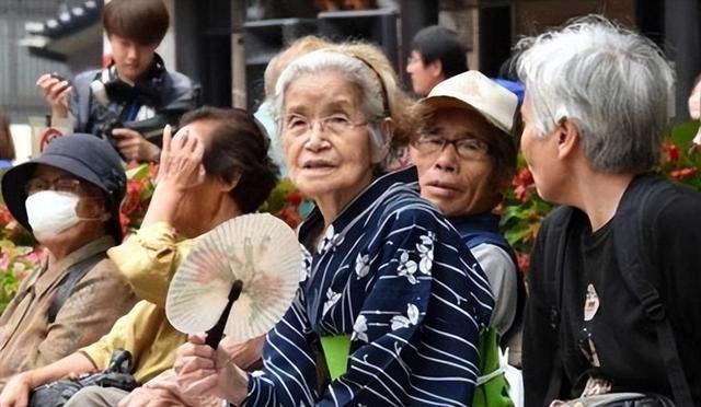 成都房贷可还到90岁，成都房贷可以贷多少年?最多到多少岁（日本老人的今天会是我们的明天吗）