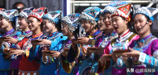 什么是民族服装，民族风格服装特点是什么（五十六个民族服饰2——布依族的服饰文化）