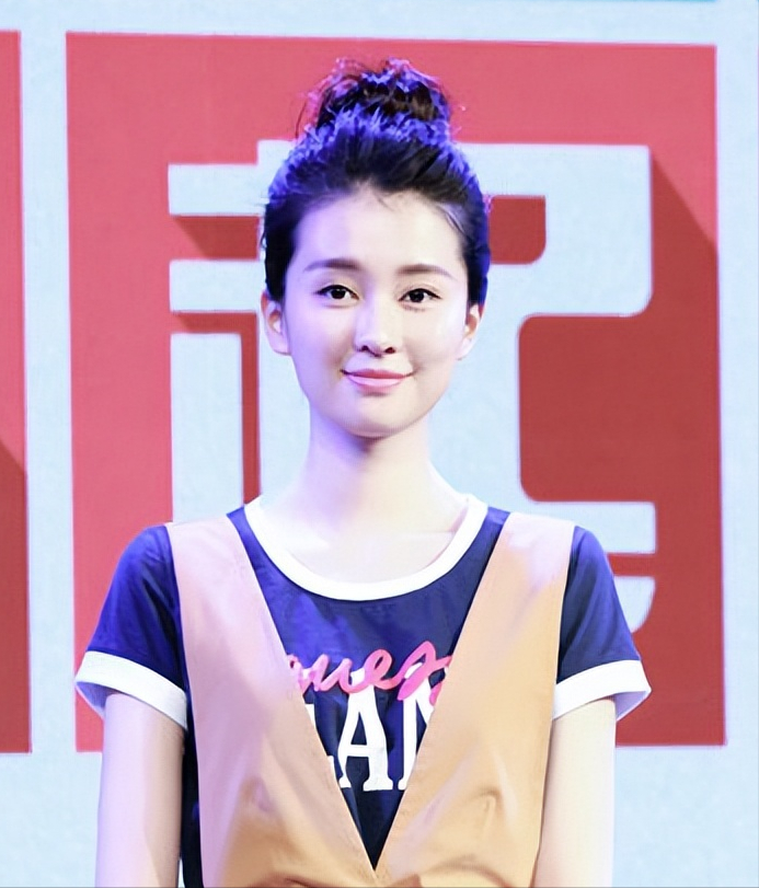 扁头适合什么发型，头扁的女生适合什么发型（头大脸大的女人别再踩雷了）