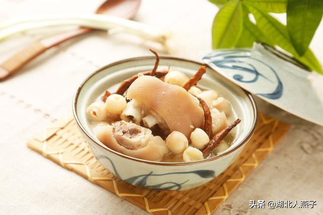 女人吃甲鱼的功效与作用，女性喝甲鱼汤的好处与功效（推荐8款“养血护肝汤”）