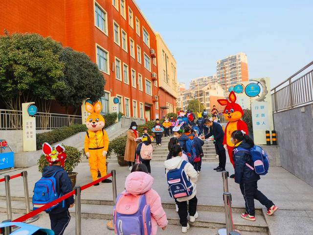 合肥市建平实验小学，建平实验小学简介（合肥市建平实验小学南艳分校组织劳动教育开学第一课）