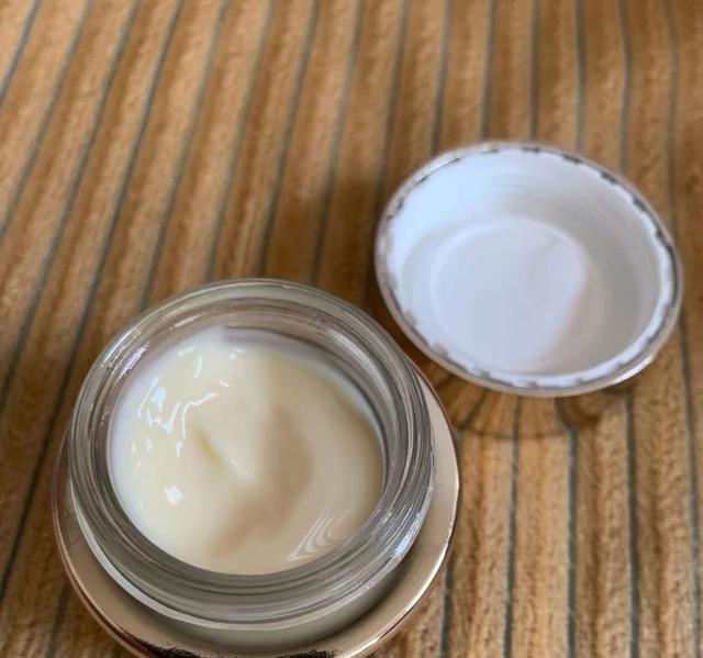 兰蔻双层眼霜价格，兰蔻菁纯眼霜适合什么年龄（4款千元“贵妇眼霜”盘点）