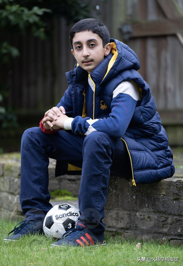 十分钟赚100元的游戏，我想在家上网赚钱（12岁英国男孩靠NFT狂赚100万美元）