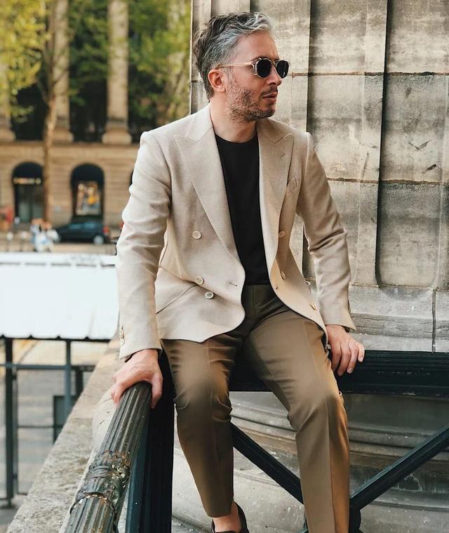 男人穿什么衣服最吸引女人呢,四十岁的女人穿什么衣服减龄(他是最会穿