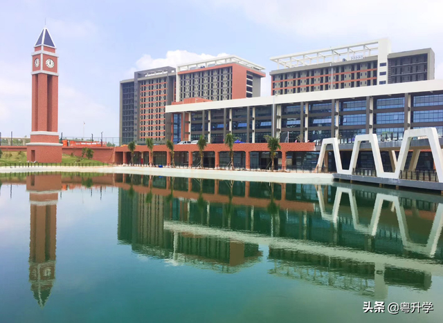 广州科技职业技术大学学费，广州科技职业技术大学学费一年要30000多元（广州科技职业技术大学怎么样）