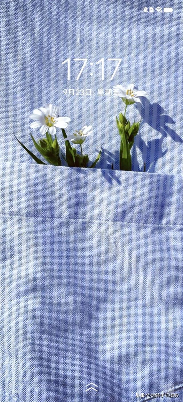 怎么更换桌面壁纸，电脑怎么更换桌面壁纸（主屏+锁屏壁纸这样拼接）