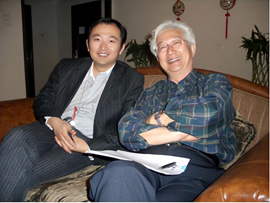 青年演员陈铎个人资料(央视著名主持人陈铎) - 散下步