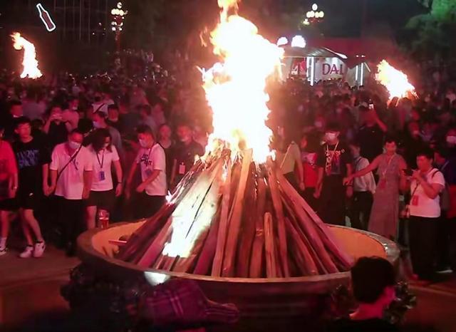 火把节是哪一天，火把节是哪个民族的（那个曾经的狂欢盛宴又回来了）