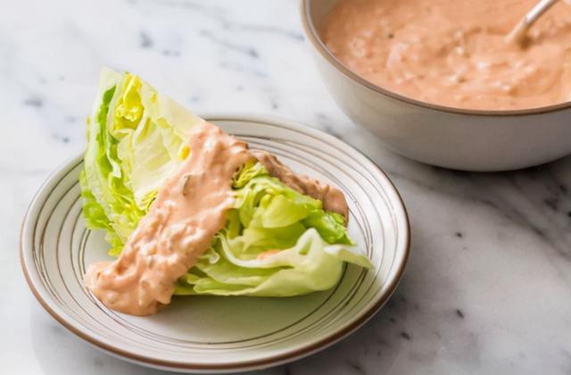 凯撒酱什么味道，凯撒酱是什么味道（美国超市常见的10种沙拉酱）