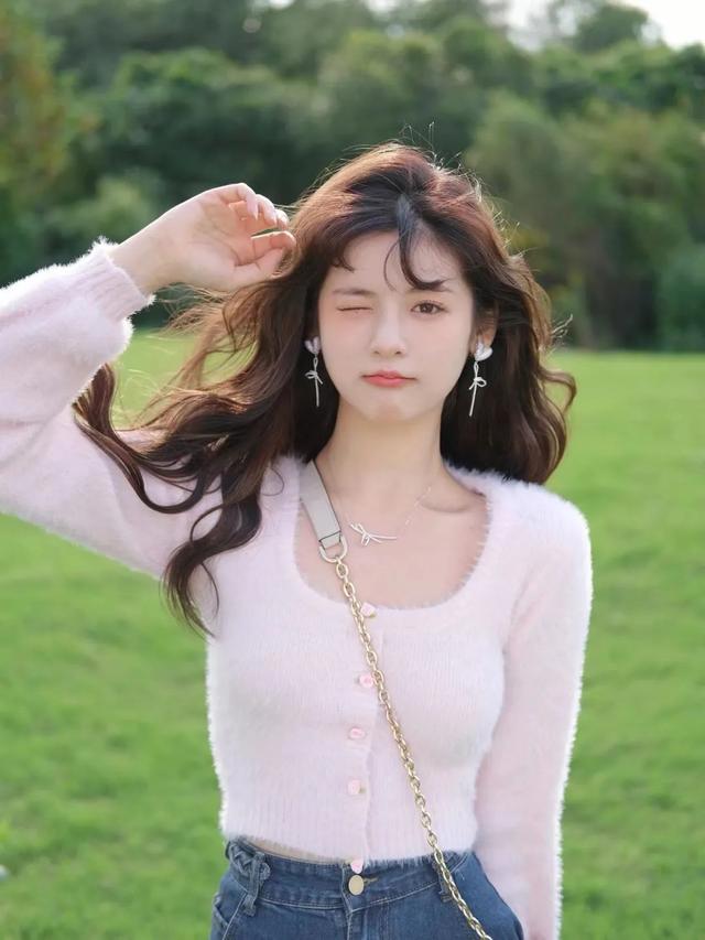 圆脸适合什么眼镜，圆脸适合什么眼镜框女（不同脸型适合什么样的配饰）
