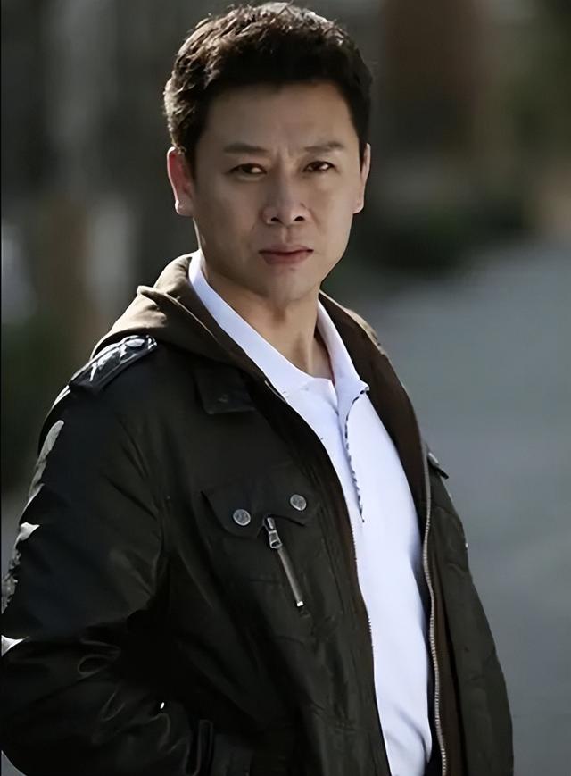 胡亚捷与妻子汤静：一边互相嫌弃，一边不离不弃，活成儿子的榜样