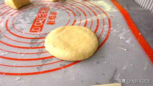 软面饼的家常做法，软面饼子的做法大全 家常（做蓬松柔软的面饼）