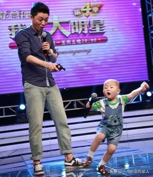 人前风光无限，人后被亲妈当成“提款机”，这5位童星满是辛酸泪
